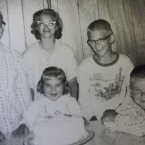 Meet your Posher, Elaine